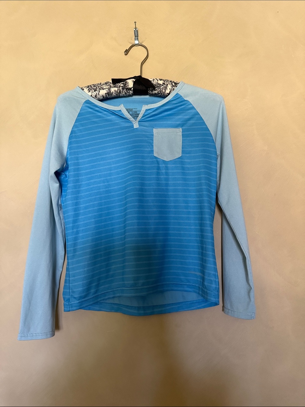 Patagonia Girls  Capilene Silkweight Sun Protective Long Sleeve Shirt size L